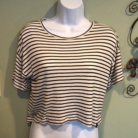 TREASURE & Bond 🌺3/$15 or 5/$20 Bundle for deal🌺 - Picture 2 of 9